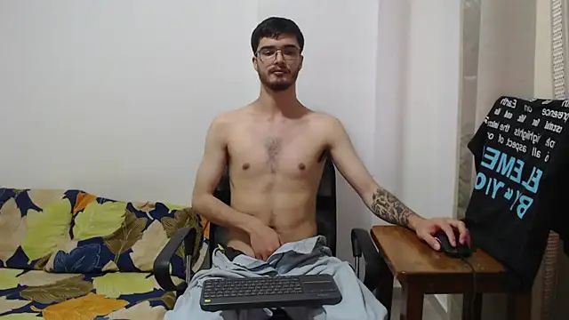 Snapshot of Aleex_Miller chatting on October 25, 2025, 11:31 am Aleex Miller online show from October 25, 2025, 11:31 am