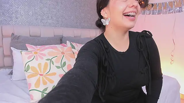 Snapshot of ah_mara_ chatting on October 5, 2025, 12:29 pm ah mara online show from October 5, 2025, 12:29 pm