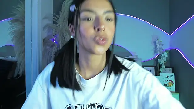 Snapshot of Freya_stonee chatting on July 5, 2026, 3:33 am Freya stonee online show from July 5, 2026, 3:33 am