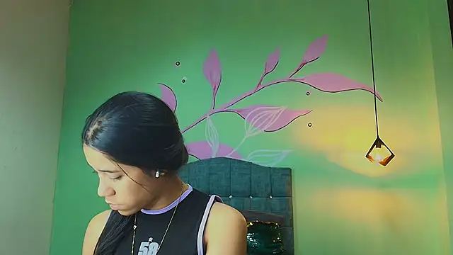 Connie Bell online show from December 4, 2025, 7:57 pm