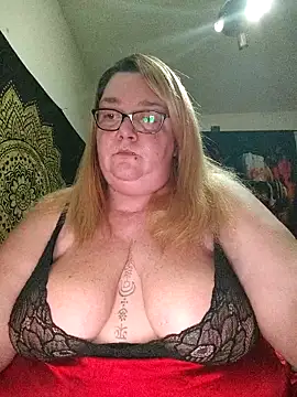 diosacurvy1984 online show from February 11, 2026, 11:15 pm