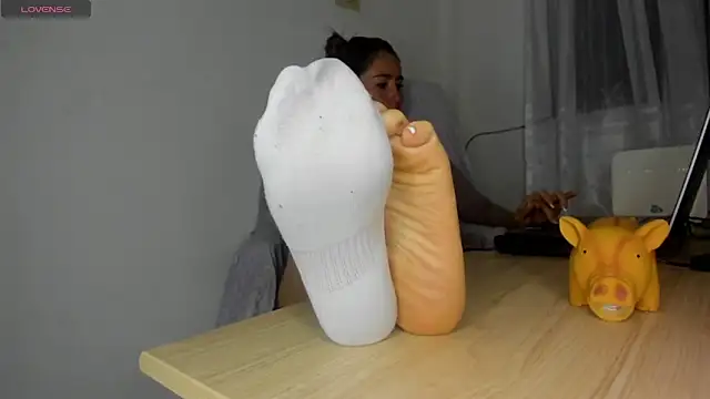 VioletParkker online show from November 18, 2025, 3:32 am