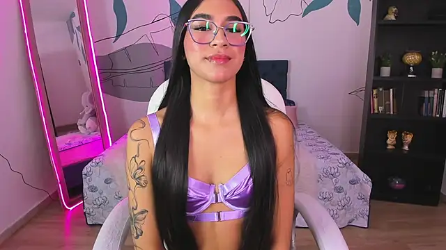 Snapshot of Dana_Paula chatting on October 4, 2025, 11:45 am Dana Paula online show from October 4, 2025, 11:45 am