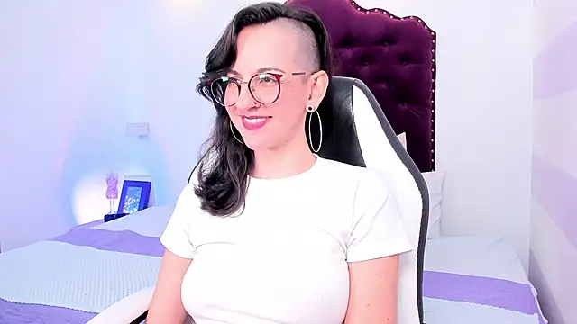 Snapshot of ana_liebert chatting on February 12, 2025, 3:27 pm ana liebert online show from February 12, 2025, 3:27 pm