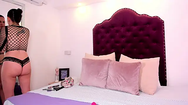 Snapshot of ana_liebert chatting on February 27, 2025, 12:23 pm ana liebert online show from February 27, 2025, 12:23 pm