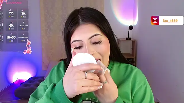 Snapshot of isabella1616 chatting on December 2, 2025, 2:34 am isabella1616 online show from December 2, 2025, 2:34 am