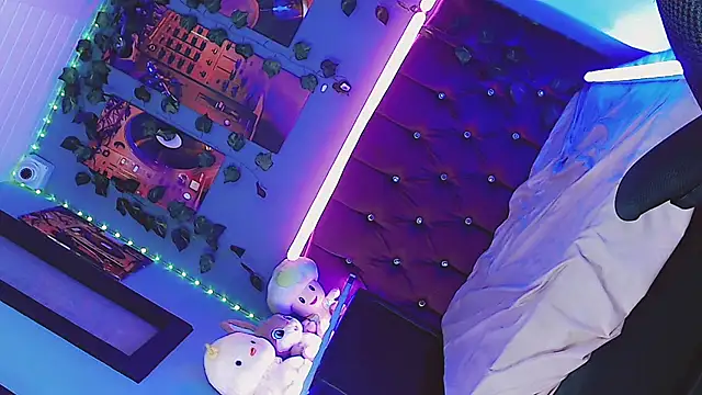 Arlet Zenere online show from February 8, 2025, 9:13 am