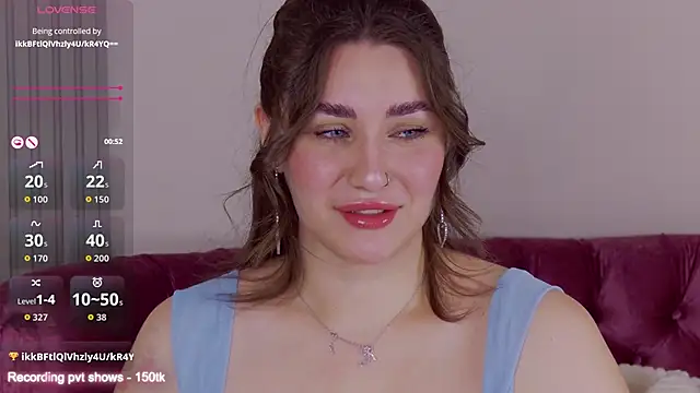 KiraBarlows online show from November 25, 2025, 9:48 pm