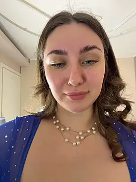 KiraBarlows online show from February 4, 2026, 8:15 pm