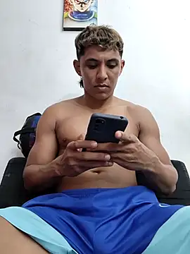 owen2992 online show from April 3, 2026, 4:19 am