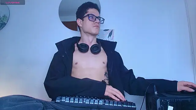 wolfandsky online show from March 6, 2026, 11:38 am