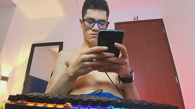 wolfandsky online show from February 2, 2026, 11:42 am