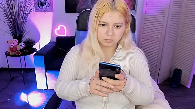 DiaAngell online show from November 22, 2025, 9:46 pm