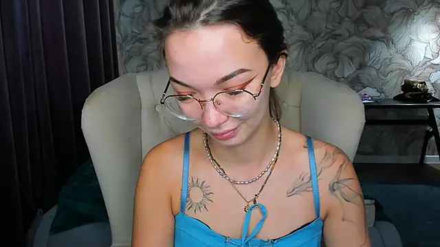 SusannJohnson online show from April 1, 2026, 1:30 am