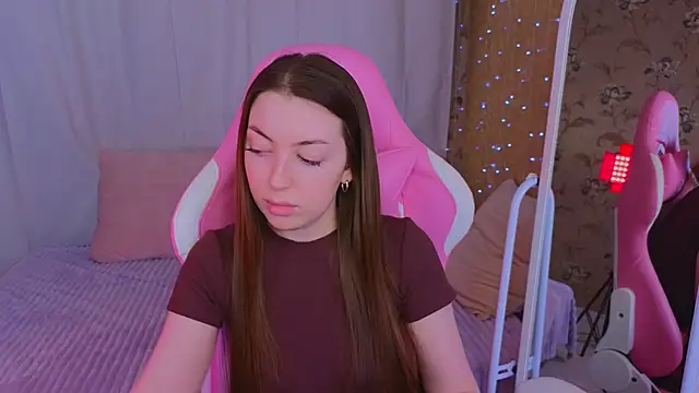 Snapshot of Ann_moon__ chatting on March 13, 2025, 5:39 pm Ann moon online show from March 13, 2025, 5:39 pm