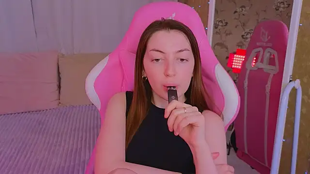 Snapshot of Ann_moon__ chatting on March 15, 2025, 6:54 pm Ann moon online show from March 15, 2025, 6:54 pm