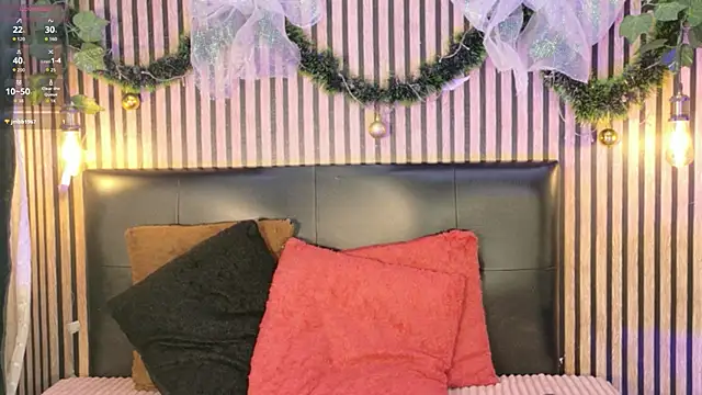 Snapshot of Sophie_new25 chatting on December 2, 2025, 12:51 pm Sophie new25 online show from December 2, 2025, 12:51 pm