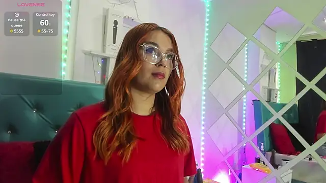 Snapshot of Sophie_new25 chatting on March 18, 2025, 12:06 pm Sophie new25 online show from March 18, 2025, 12:06 pm