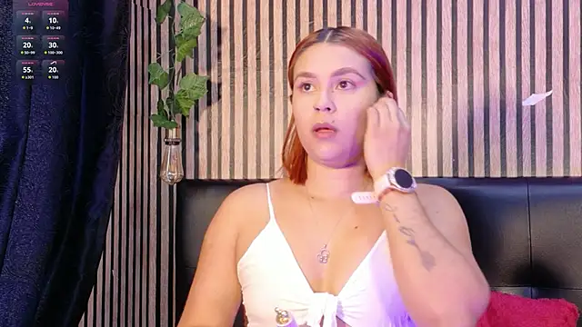 Snapshot of Sophie_new25 chatting on October 29, 2025, 12:48 pm Sophie new25 online show from October 29, 2025, 12:48 pm