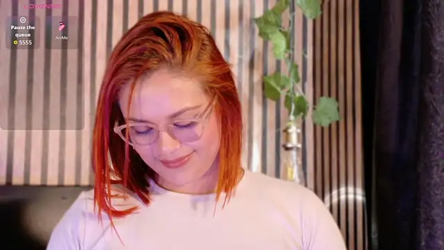 Snapshot of Sophie_new25 chatting on October 4, 2025, 1:45 pm Sophie new25 online show from October 4, 2025, 1:45 pm