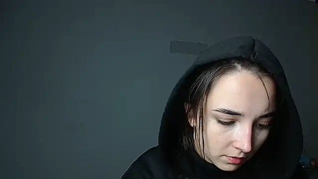 Eva Gloryy online show from November 19, 2025, 10:43 pm