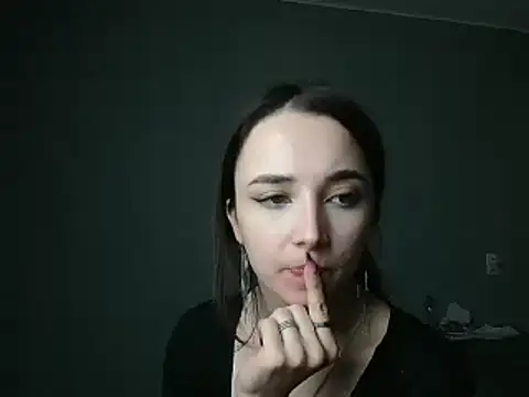 Eva Gloryy online show from March 7, 2025, 4:00 pm