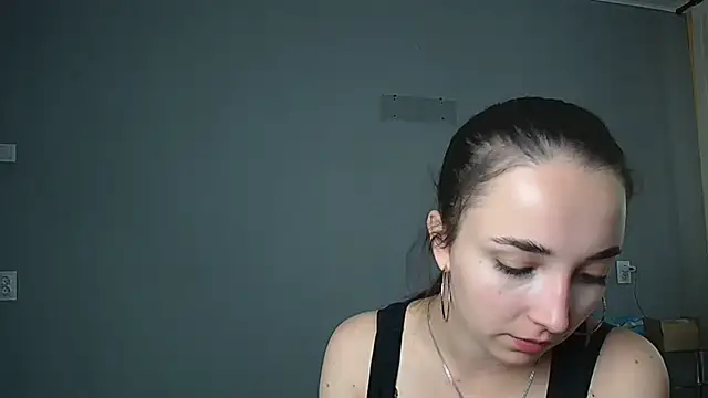 Eva Gloryy online show from September 13, 2025, 9:09 am