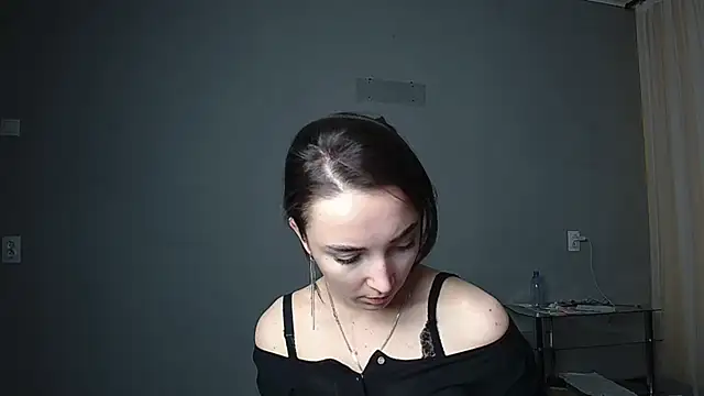 Eva Gloryy online show from March 20, 2025, 6:42 pm