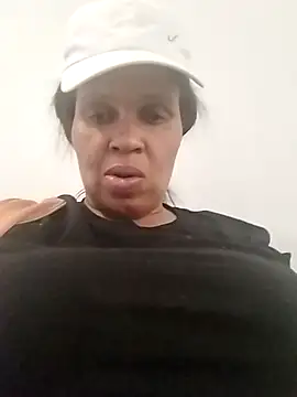 Snapshot of bubblendz1988 chatting on November 4, 2025, 2:10 pm bubblendz1988 online show from November 4, 2025, 2:10 pm