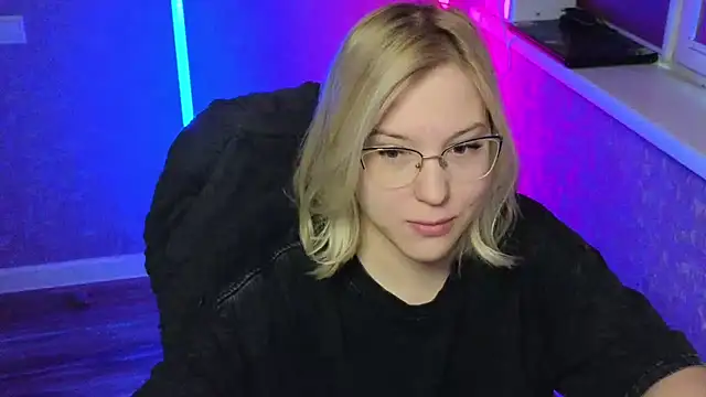 Snapshot of HotBrandyX chatting on February 27, 2025, 2:25 am HotBrandyX online show from February 27, 2025, 2:25 am