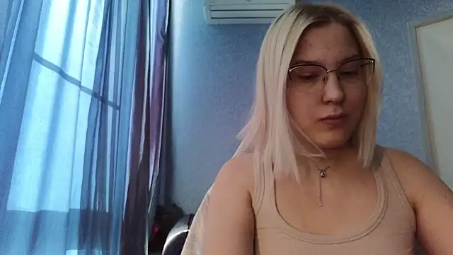 Snapshot of HotBrandyX chatting on October 25, 2025, 4:00 am HotBrandyX online show from October 25, 2025, 4:00 am