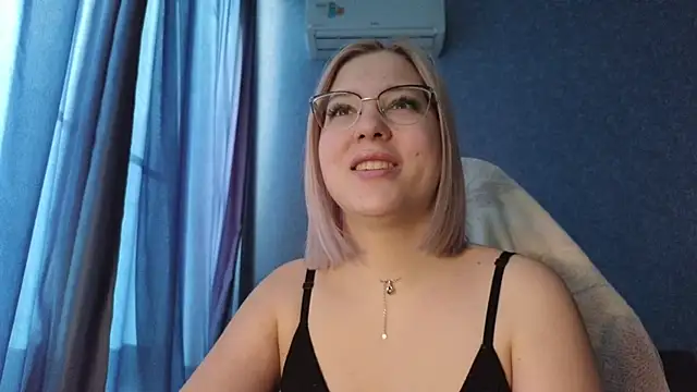 Snapshot of HotBrandyX chatting on November 1, 2025, 4:19 am HotBrandyX online show from November 1, 2025, 4:19 am