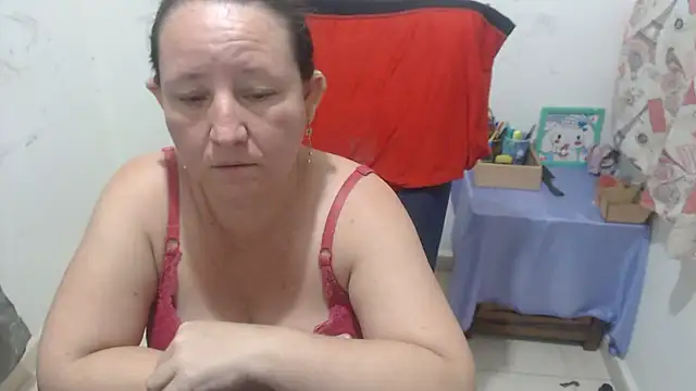 Yohis Kiut25 online show from May 10, 2026, 5:22 am