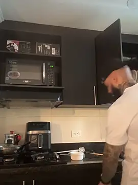 dereckgreen online show from April 14, 2026, 6:46 pm