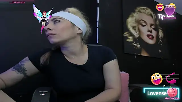 Snapshot of viktoria_davis_ chatting on November 13, 2025, 12:14 am viktoria davis online show from November 13, 2025, 12:14 am