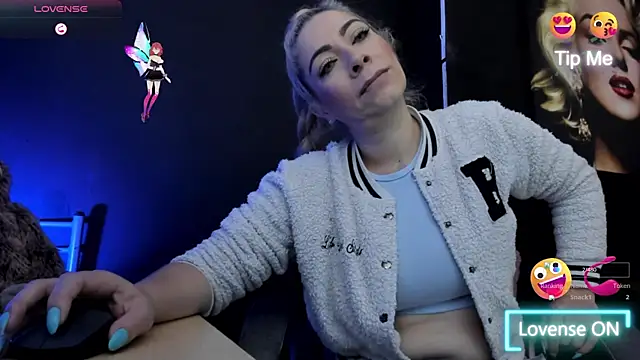 Snapshot of viktoria_davis_ chatting on October 22, 2025, 11:25 pm viktoria davis online show from October 22, 2025, 11:25 pm