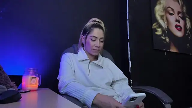 Snapshot of viktoria_davis_ chatting on September 18, 2025, 10:35 pm viktoria davis online show from September 18, 2025, 10:35 pm