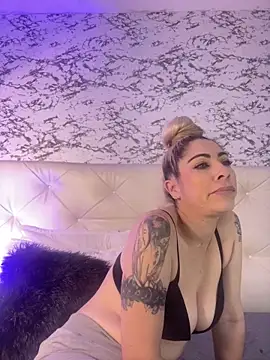 Snapshot of viktoria_davis_ chatting on February 25, 2025, 9:58 pm viktoria davis online show from February 25, 2025, 9:58 pm