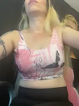 Snapshot of viktoria_davis_ chatting on September 13, 2025, 12:43 am viktoria davis online show from September 13, 2025, 12:43 am