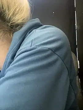 Snapshot of viktoria_davis_ chatting on December 3, 2025, 11:36 pm viktoria davis online show from December 3, 2025, 11:36 pm