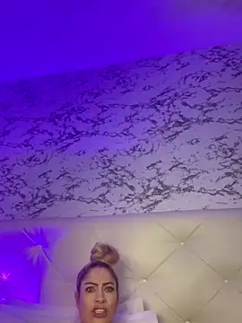 Snapshot of viktoria_davis_ chatting on February 24, 2025, 1:02 am viktoria davis online show from February 24, 2025, 1:02 am