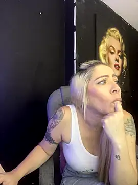 Snapshot of viktoria_davis_ chatting on November 17, 2025, 11:53 pm viktoria davis online show from November 17, 2025, 11:53 pm