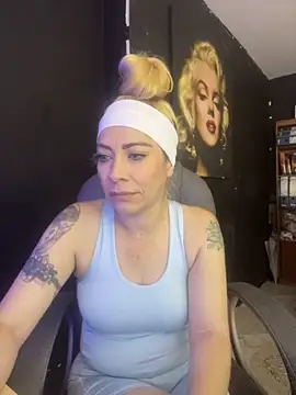 Snapshot of viktoria_davis_ chatting on November 18, 2025, 11:59 pm viktoria davis online show from November 18, 2025, 11:59 pm