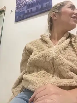 viktoria davis  online show from February 3, 2026, 12:54 am