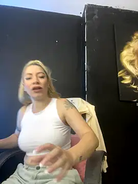 Snapshot of viktoria_davis_ chatting on November 8, 2025, 11:41 pm viktoria davis online show from November 8, 2025, 11:41 pm