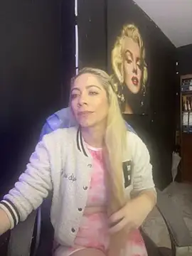 Snapshot of viktoria_davis_ chatting on November 11, 2025, 11:42 pm viktoria davis online show from November 11, 2025, 11:42 pm