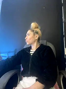 Snapshot of viktoria_davis_ chatting on November 27, 2025, 11:16 pm viktoria davis online show from November 27, 2025, 11:16 pm