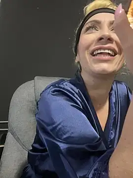 Snapshot of viktoria_davis_ chatting on March 18, 2025, 2:29 am viktoria davis online show from March 18, 2025, 2:29 am