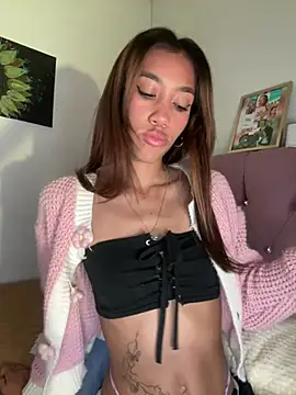 Snapshot of zoe_storm chatting on March 6, 2025, 7:43 pm zoe storm online show from March 6, 2025, 7:43 pm