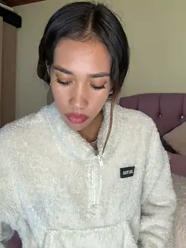 zoe storm online show from April 15, 2026, 12:38 am